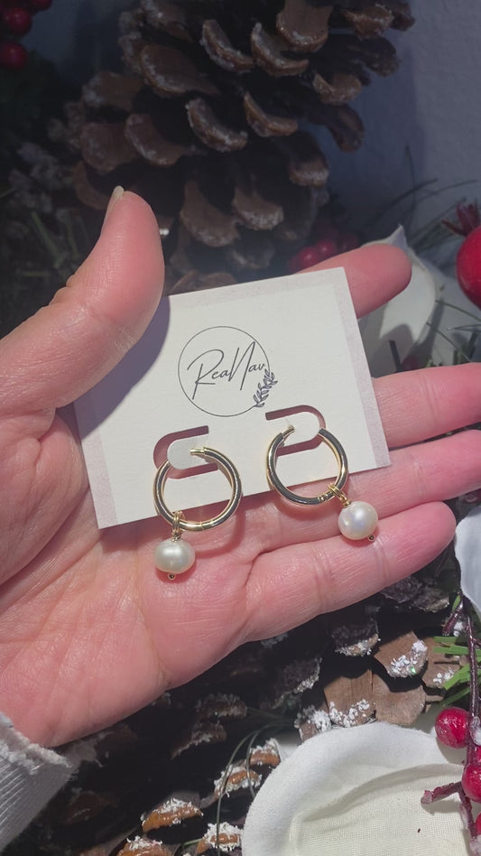 Pearly Gold Round Hoops