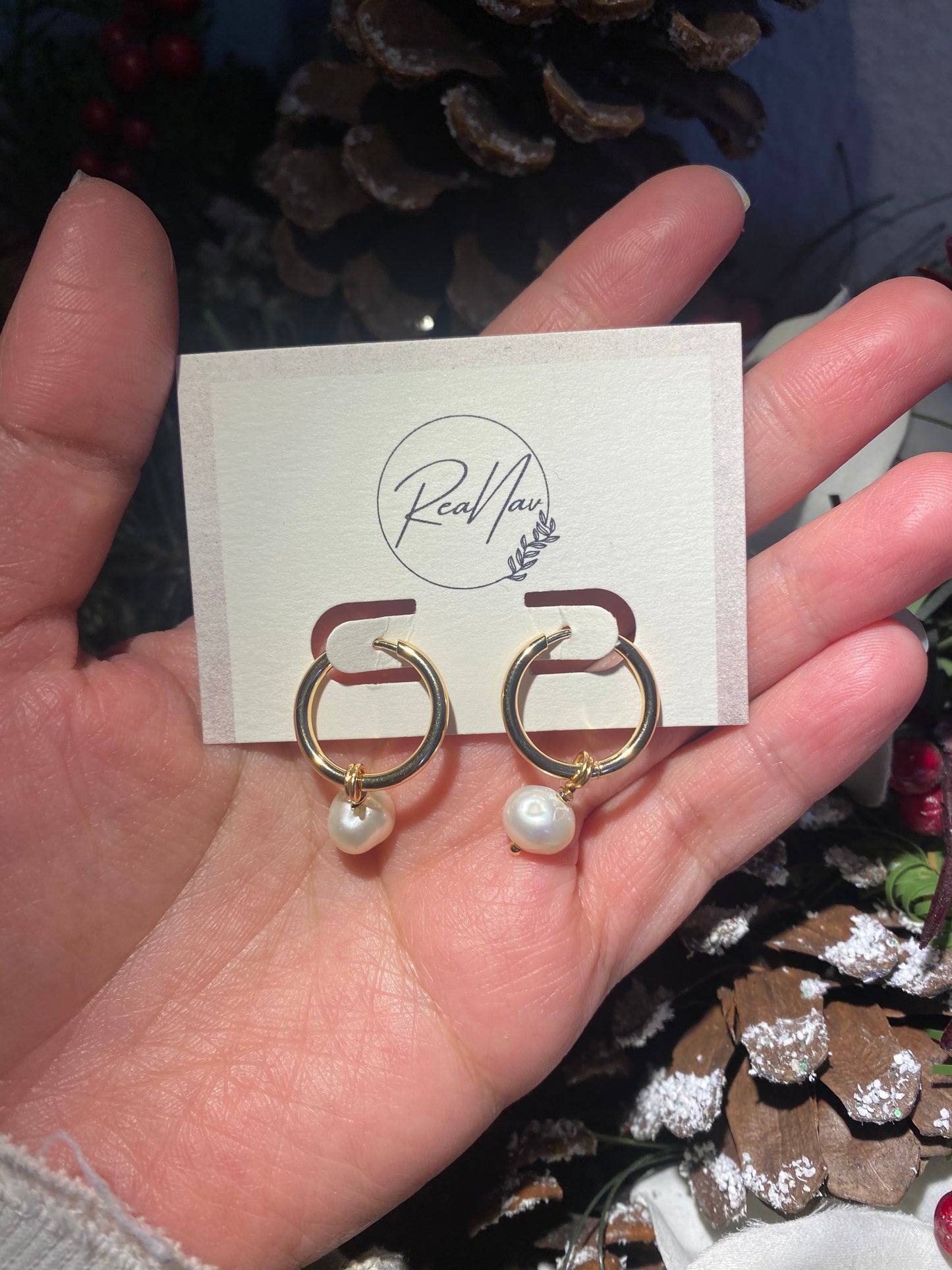 Pearly Gold Round Hoops